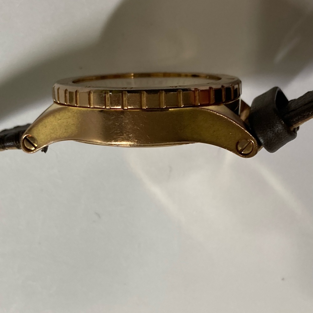Nixon The 38-20, Refined, rose gold tones with brown leather strap, new battery - Picture 6 of 12